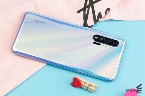 HUAWEI nova 6外观特色